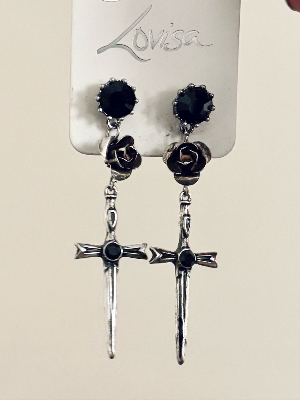 💥 NWT Lovisa Rose & Sword Drop Earrings